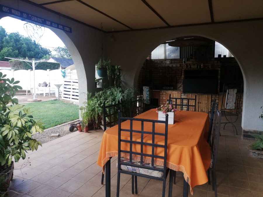 To Let 3 Bedroom Property for Rent in Flamwood North West